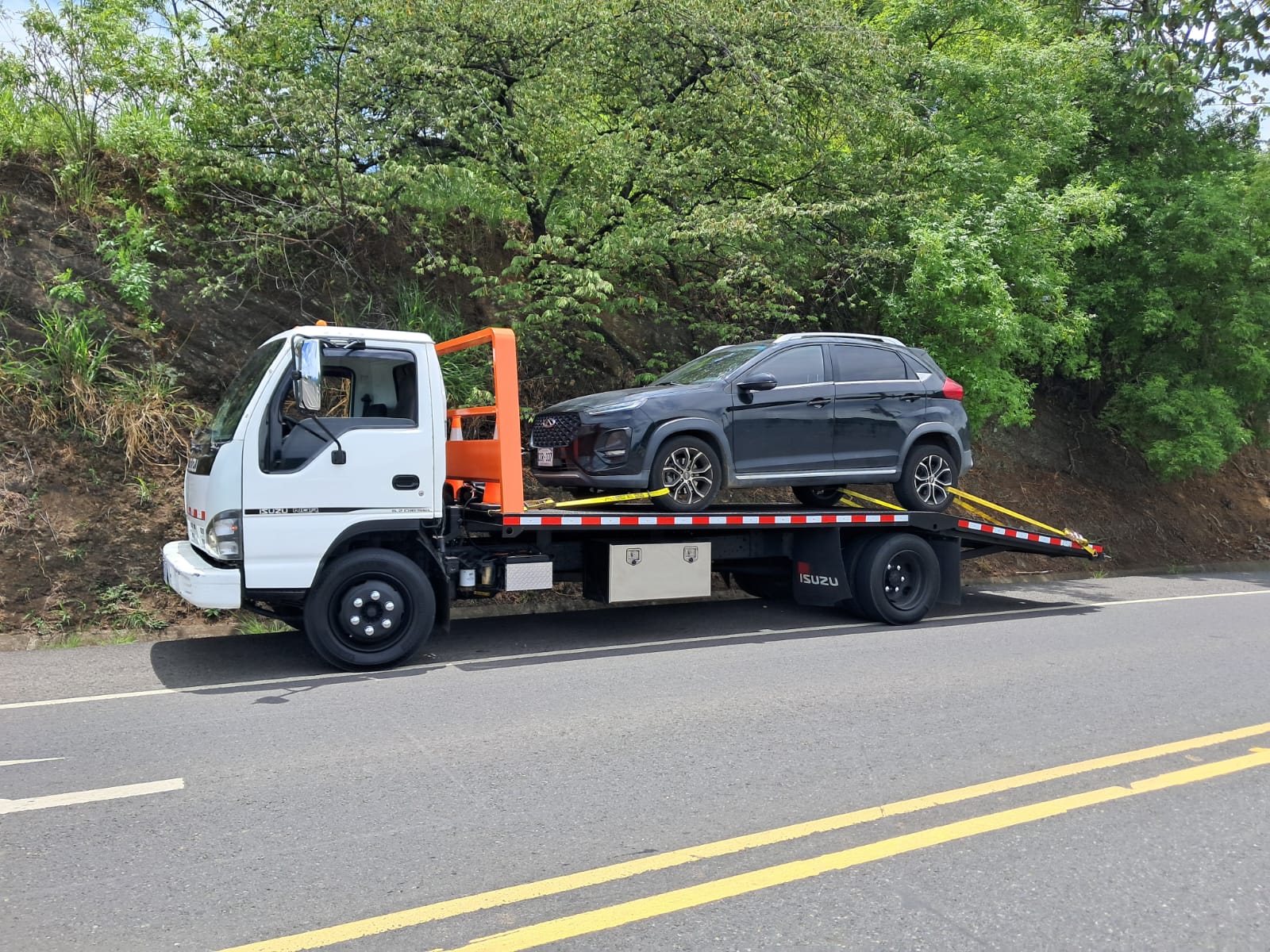 Rescate y traslado de vehículo en Orotina