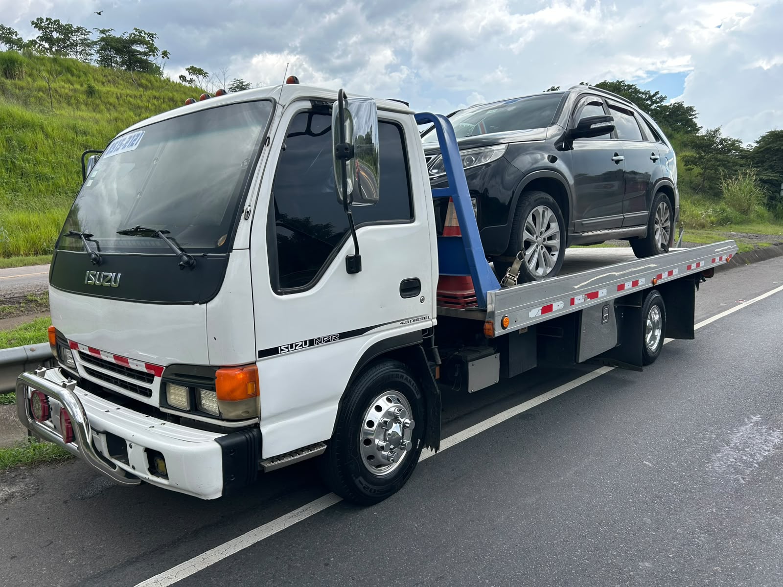 Rescate de vehículo en carretera sobre la Ruta 27