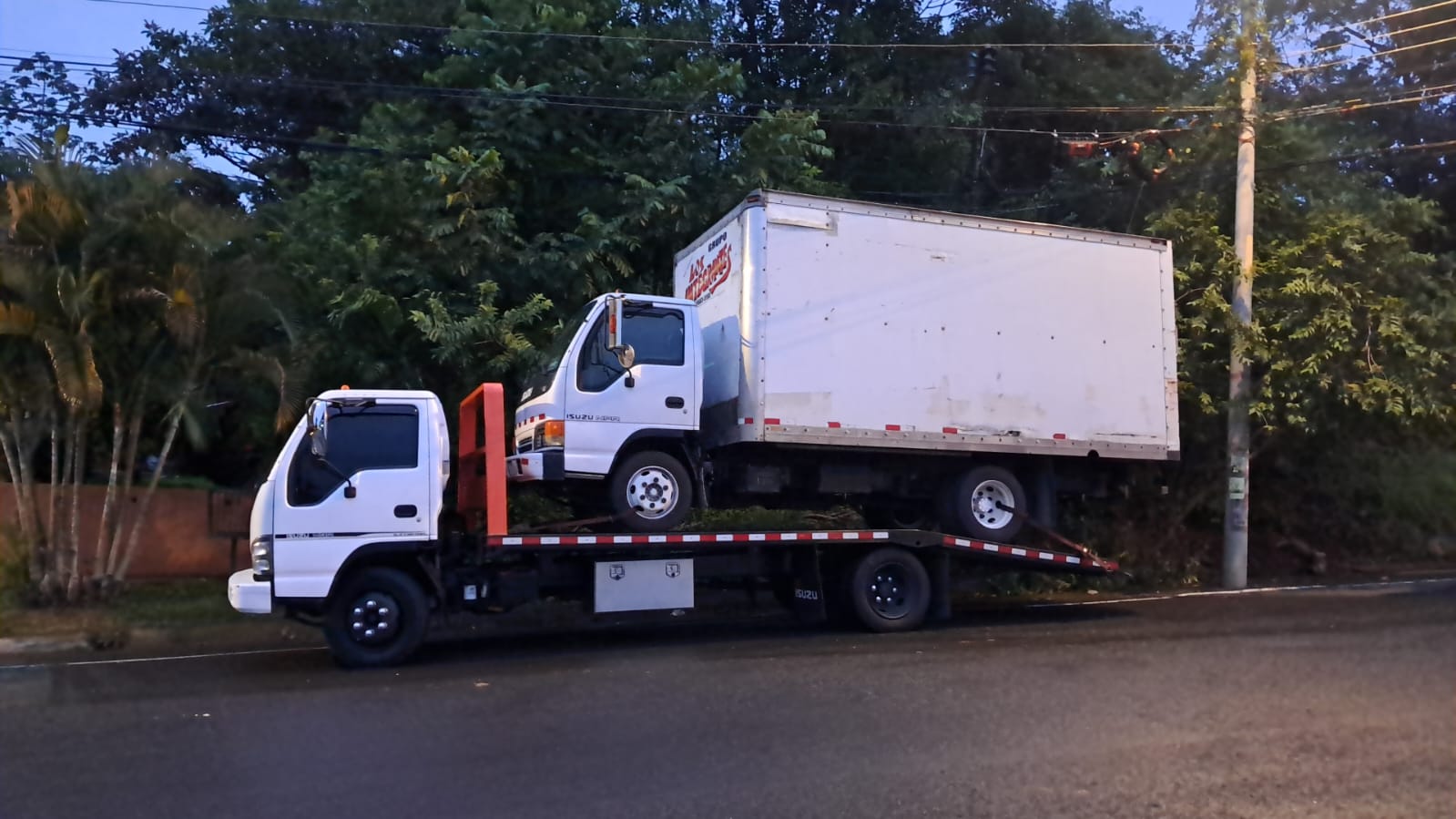 Traslado de camión de peso medio en Ruta 27