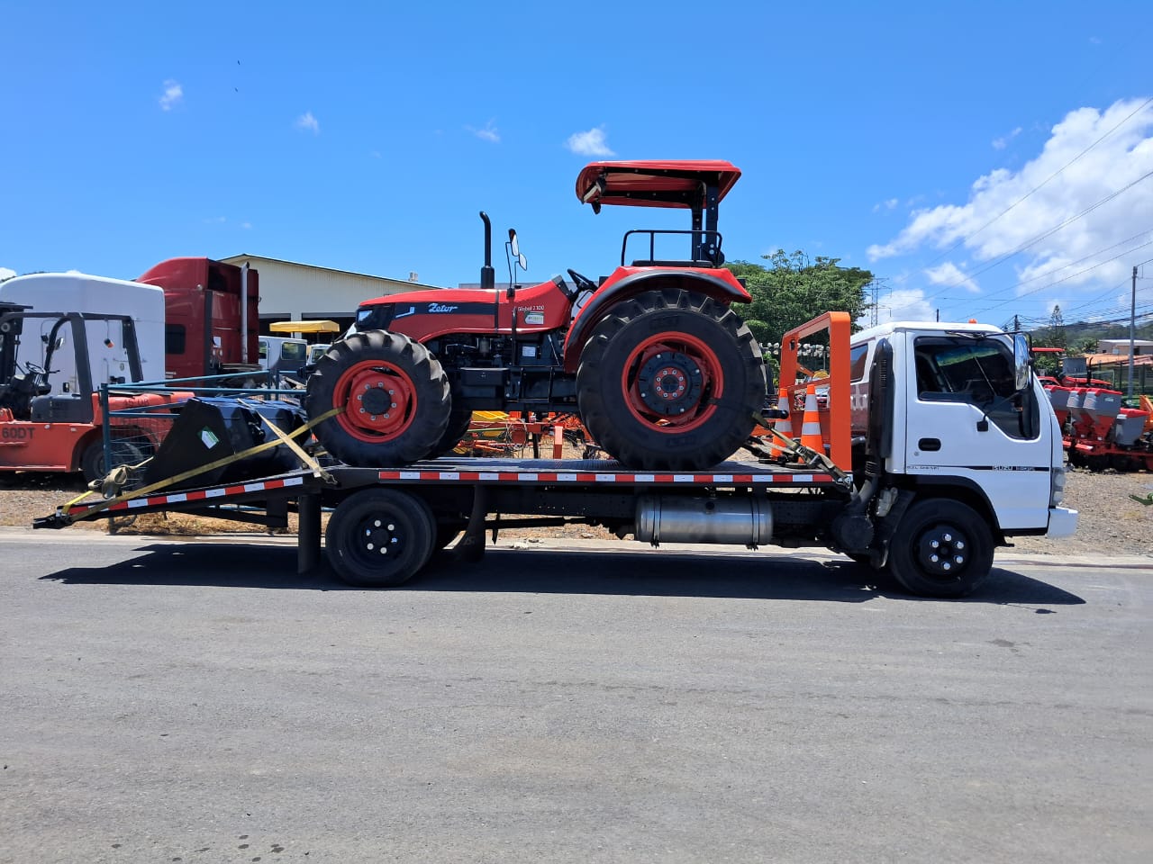 Traslado de maquinaria agrícola tipo chapulín